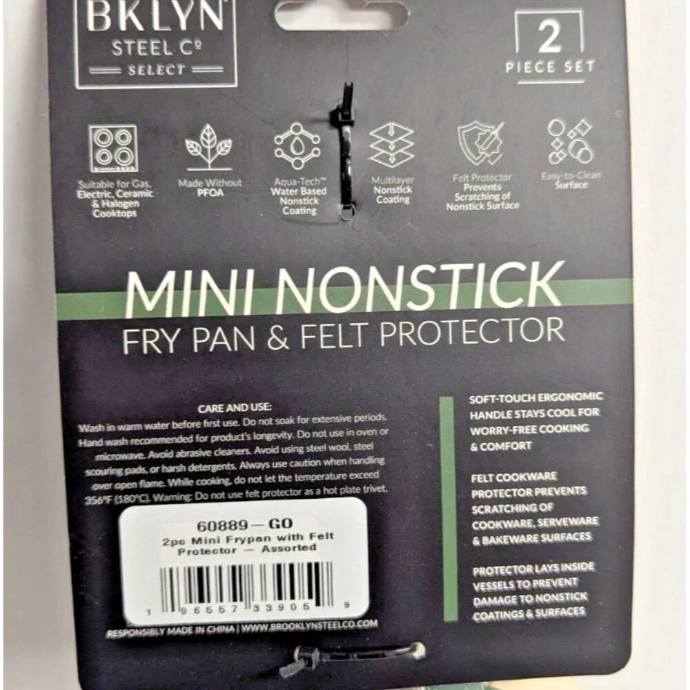 BKLYN Steel Fry Pan Green Mini Non-Stick and Felt Protector Christmas Design